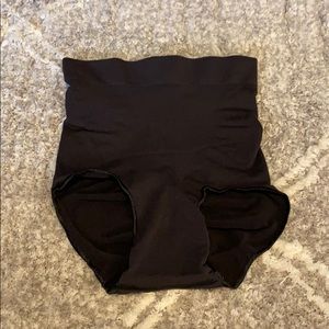 Skims sculpting mid waist brief
